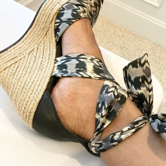 UGG Lucianna Espadrille Wedge size 8 - Picture 6 of 6